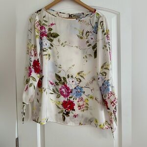 Elegant blouse size M.